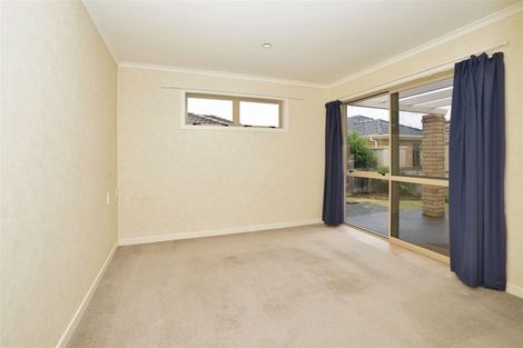 Photo of property in 20 Sovereign Isle Lane, Rototuna, Hamilton, 3210
