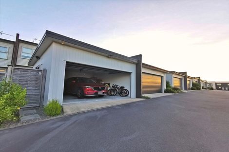Photo of property in 106 Flat Bush School Road, Flat Bush, Auckland, 2019