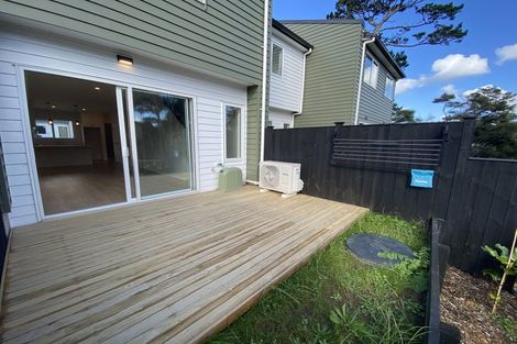 Photo of property in 39 Kaimai Avenue, Massey, Auckland, 0614