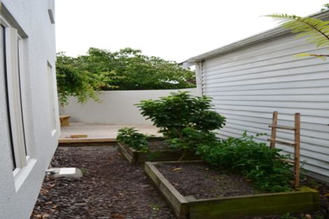 Photo of property in 2/240 Kilmore Street, Christchurch Central, Christchurch, 8011