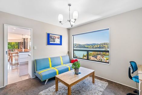 Photo of property in 12 The Topdeck, Whitby, Porirua, 5024