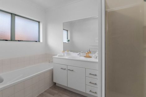 Photo of property in 8 Elmbridge Place, Owhata, Rotorua, 3010