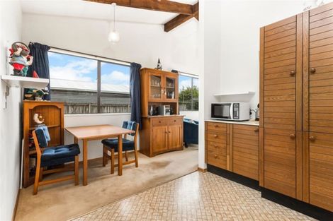 Photo of property in 92b Englefield Road, Northwood, Christchurch, 8051