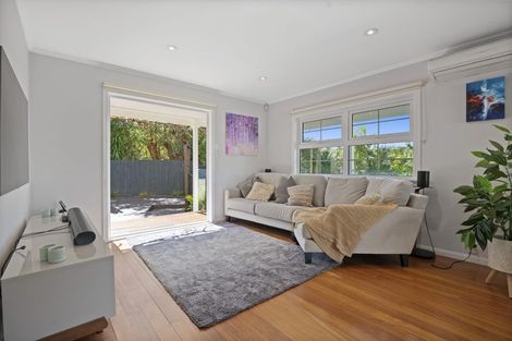 Photo of property in 12 Regia Close, Half Moon Bay, Auckland, 2012