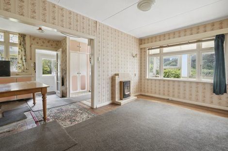 Photo of property in 2 Eden Street, Island Bay, Wellington, 6023
