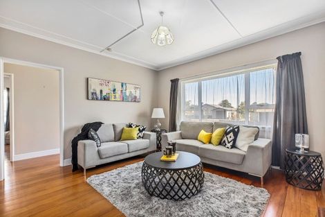 Photo of property in 15 Howden Street, Waiuku, 2123