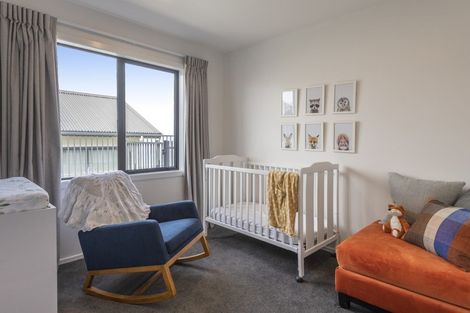 Photo of property in 23 Promontory Crescent, Newlands, Wellington, 6037