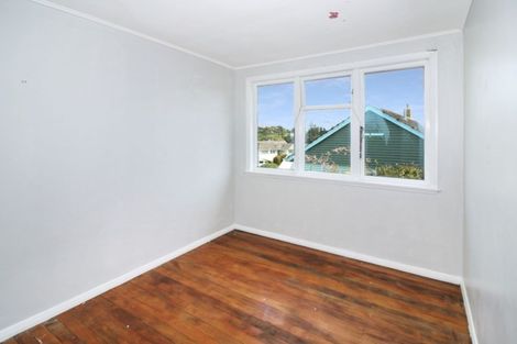 Photo of property in 90 Cook Street, Marfell, New Plymouth, 4310