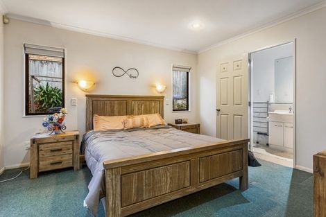 Photo of property in 28 Carnelian Court, Westgate, Auckland, 0614