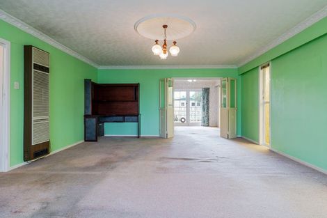 Photo of property in 38 Peters Avenue, Cloverlea, Palmerston North, 4412