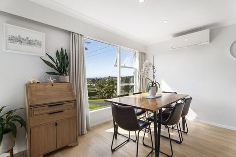 Photo of property in 13 Red Beach Road, Red Beach, 0932