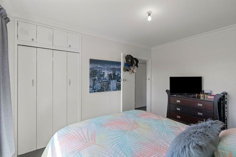 Photo of property in 16 Bledisloe Street, Levin, 5510