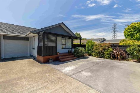 Photo of property in 320 Memorial Avenue, Burnside, Christchurch, 8053