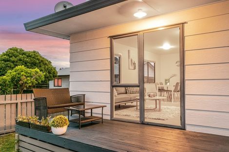 Photo of property in 2/56 Jellicoe Road, Manurewa, Auckland, 2102