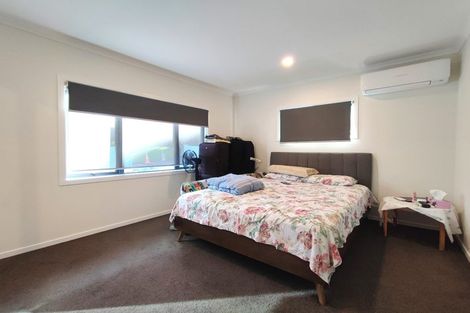 Photo of property in 120 Golf Road, New Lynn, Auckland, 0600