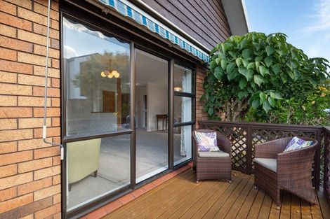Photo of property in 2/5 Alma Road, Milford, Auckland, 0620