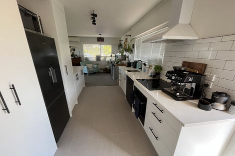 Photo of property in 1 Pleasant Road, Glen Eden, Auckland, 0602