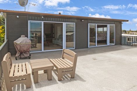 Photo of property in 122 Seabury Avenue, Foxton Beach, Foxton, 4815