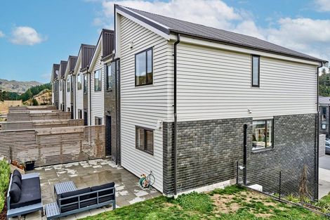 Photo of property in 33 Holystone Road, Whitby, Porirua, 5024