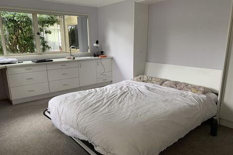 Photo of property in 8 Stokes Avenue, Te Atatu Peninsula, Auckland, 0610