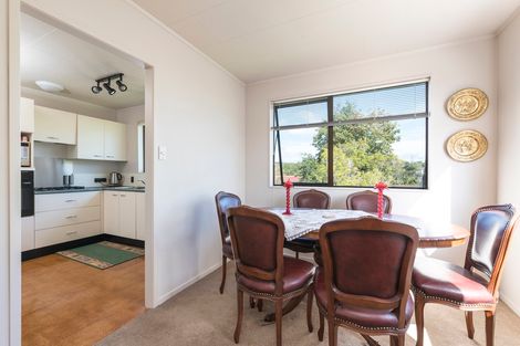 Photo of property in 40 Pokapu Street, Titirangi, Auckland, 0600