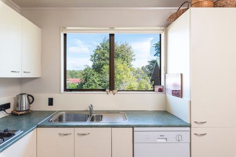 Photo of property in 40 Pokapu Street, Titirangi, Auckland, 0600