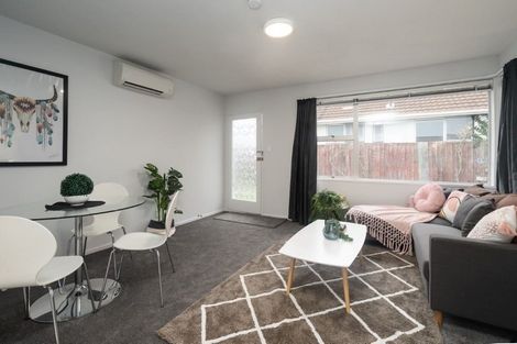 Photo of property in 2/176 Yaldhurst Road, Sockburn, Christchurch, 8042