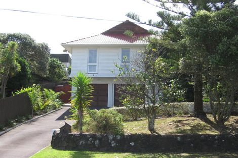 Photo of property in 6a The Esplanade, Campbells Bay, Auckland, 0630