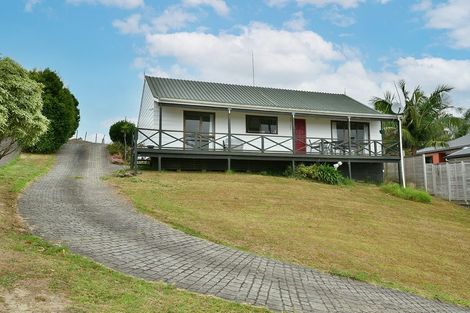 Photo of property in 30 Hand Road, Helensville, 0800