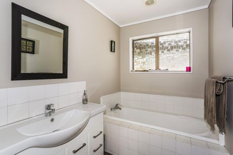 Photo of property in 15 Harrisville Road, Tuakau, 2121