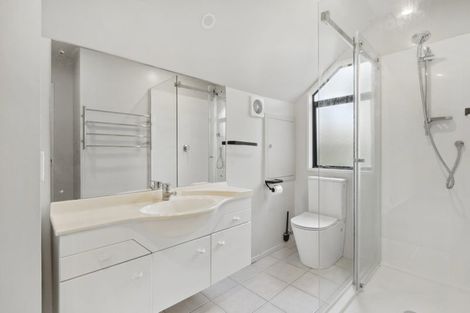 Photo of property in 2/24 Heathcote Road, Castor Bay, Auckland, 0620