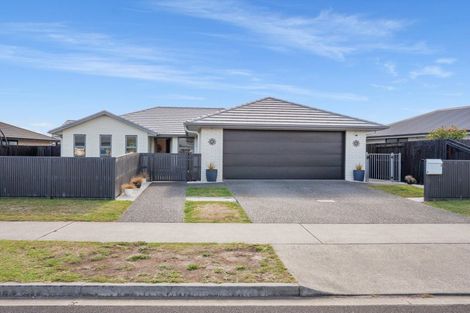 Photo of property in 3 Raiha Street, Papamoa Beach, Papamoa, 3118
