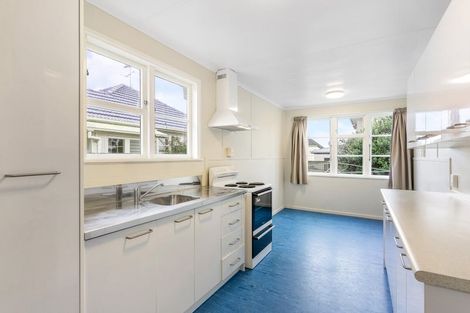 Photo of property in 1/15 Otakau Road, Milford, Auckland, 0620