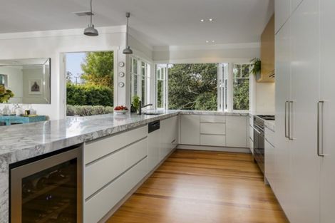 Photo of property in 14 Handley Avenue, Narrow Neck, Auckland, 0624