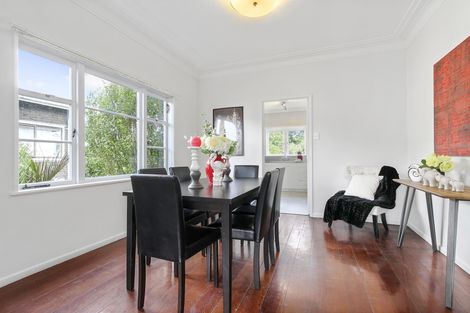 Photo of property in 9 Hutchinson Avenue, New Lynn, Auckland, 0600