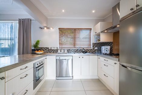 Photo of property in 40 Derwent Street, Island Bay, Wellington, 6023