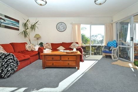 Photo of property in 3 Pohutukawa Avenue, Red Beach, 0932