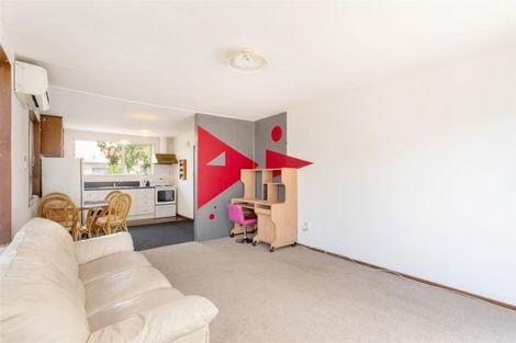 Photo of property in 8 Wanstead Place, Woolston, Christchurch, 8062