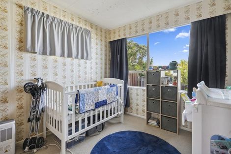 Photo of property in 114 Gloaming Hill, Titahi Bay, Porirua, 5022