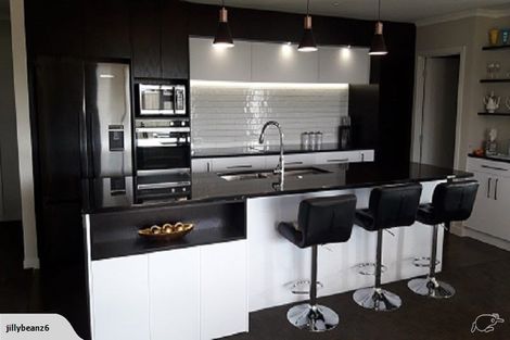 Photo of property in 5 Hydrangea Lane, Milson, Palmerston North, 4414