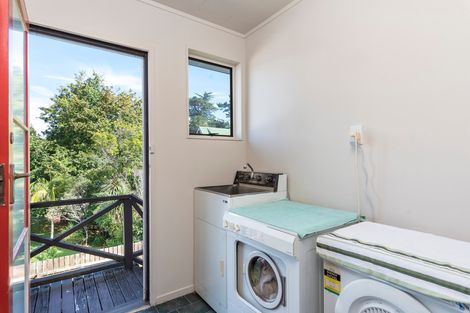 Photo of property in 40 Pokapu Street, Titirangi, Auckland, 0600