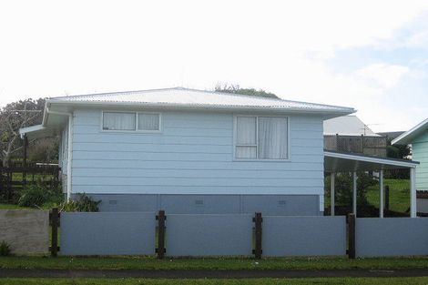 Photo of property in 4 Tahurangi Place, Spotswood, New Plymouth, 4310