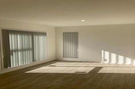 Photo of property in 10 Gulliver Place, Conifer Grove, Takanini, 2112