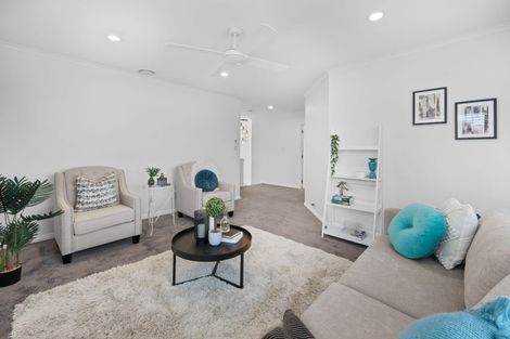 Photo of property in 26 Gunner Drive, Te Atatu Peninsula, Auckland, 0610