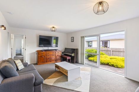 Photo of property in 6b Sharda Grove, Paraparaumu Beach, Paraparaumu, 5032