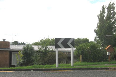 Photo of property in 77 College Road, Northcote, Auckland, 0627
