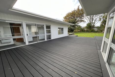 Photo of property in 10 Karina Terrace, Roslyn, Palmerston North, 4414