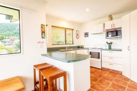 Photo of property in 28 Nyhane Drive, Ligar Bay, Takaka, 7183