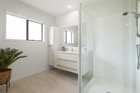 Photo of property in 1/27 Knightsbridge Drive, Forrest Hill, Auckland, 0620