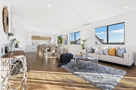 Photo of property in 142b Luckens Road, West Harbour, Auckland, 0618